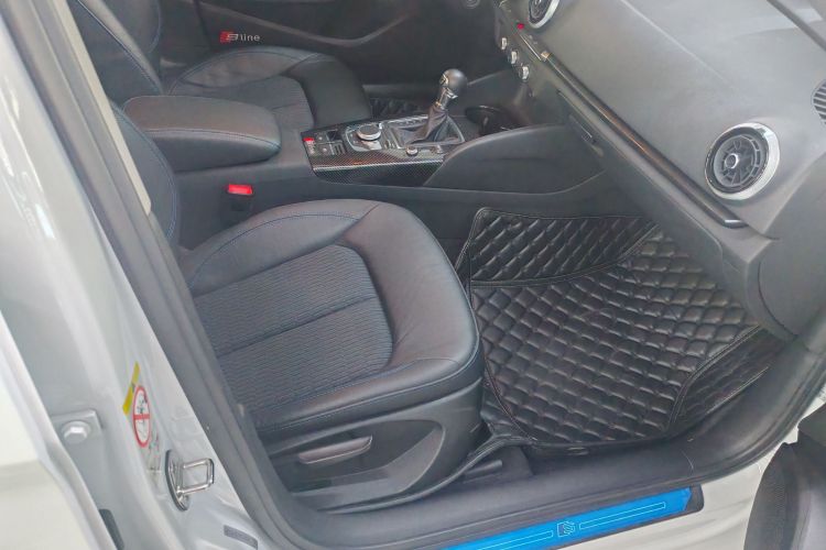 奥迪A3 2019款 Limousine 35 TFSI 时尚型 国V中控内饰7005