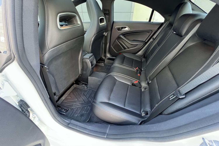 奔驰CLA 2019款 CLA 200 时尚型局部细节9003