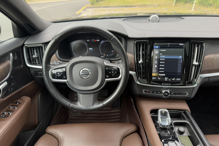 沃尔沃S90 2021款 B5 智远豪华版中控内饰7011