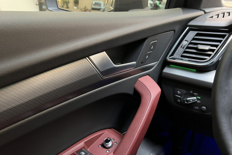 奥迪Q5L 2023款 40T 豪华动感型中控内饰7012