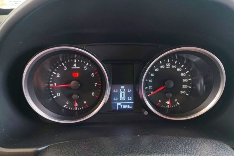 哈弗H6 2017款 红标 运动版 1.5T 手动两驱精英型中控内饰15