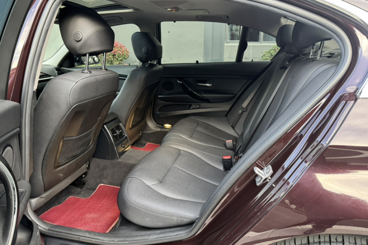 宝马3系 2017款 320Li 时尚型中控内饰7004