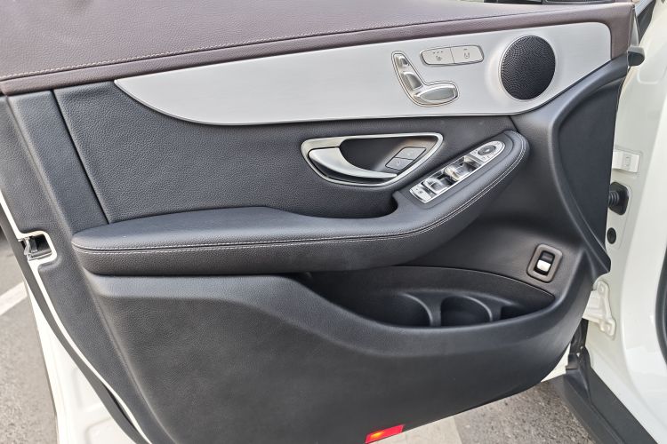 奔驰GLC 2020款 改款 GLC 260 L 4MATIC 动感型中控内饰7001