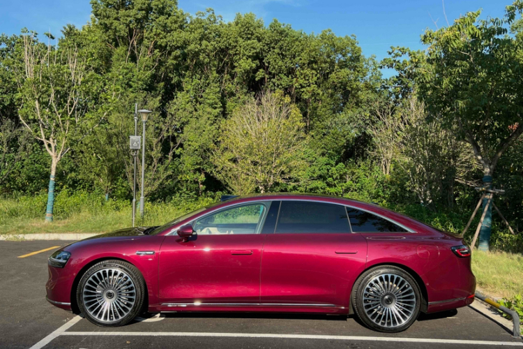 鸿蒙智行 享界S9 2024款 纯电 Ultra 四驱旗舰版车身外观6002