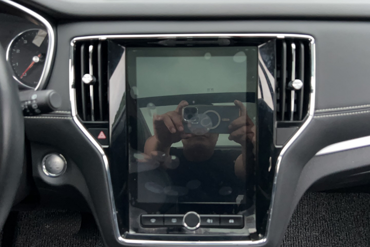 荣威RX5 2020款 20T 自动4G互联超越旗舰版中控内饰7009