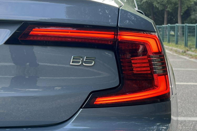 沃尔沃S90 2023款 B5 智远豪华版车身外观6003