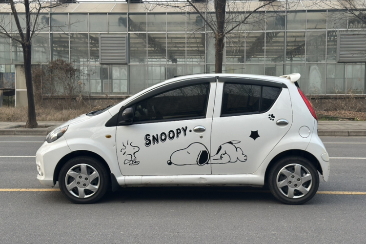 比亚迪F0 2015款 1.0L AMT 铉酷型车身外观6003