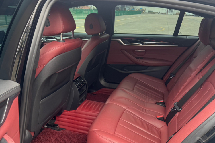 宝马5系 2020款 530Li 领先型 M运动套装中控内饰7001