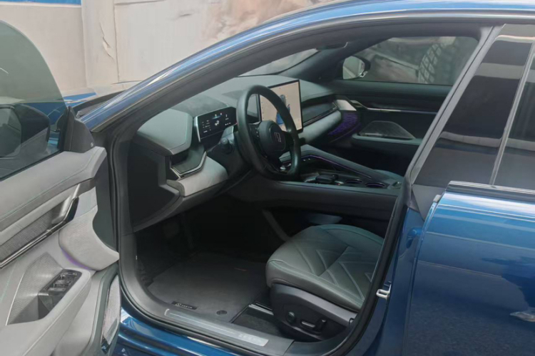 极氪001 2023款 ME版 100kWh中控内饰7005