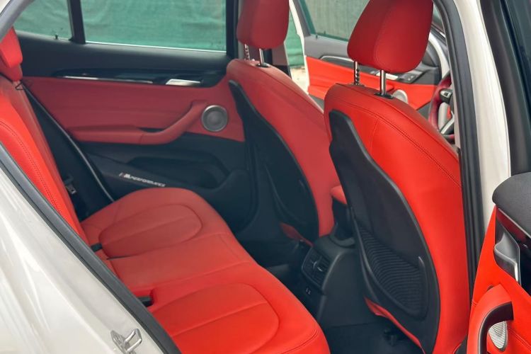 宝马X2 2021款 改款 sDrive25i M越野套装中控内饰7007