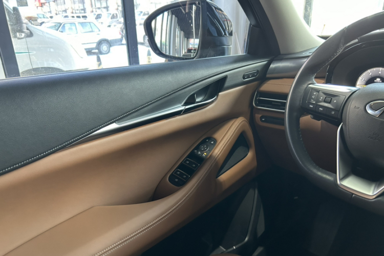 英菲尼迪QX60 2022款 2.0T 四驱卓越版局部细节9004