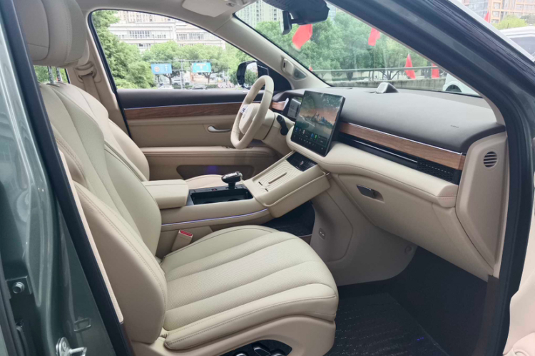 鸿蒙智行 问界M7 2024款 1.5T 智驾四驱Max版 5座中控内饰7003