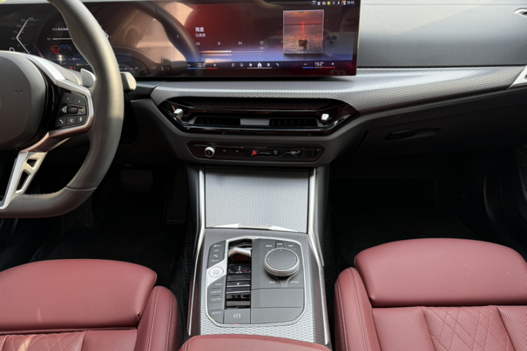 宝马3系 2025款 330Li M运动曜夜套装局部细节18