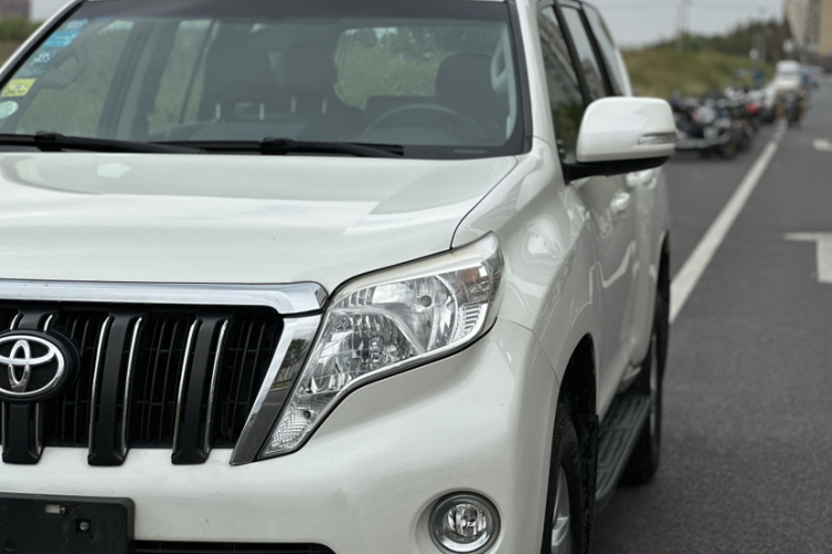 丰田 普拉多 2016款 2.7L 自动标准版局部细节36