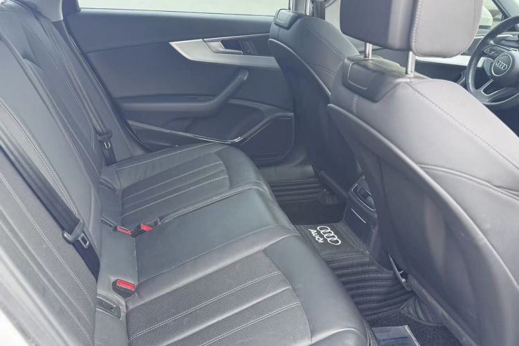 奥迪A4L 2020款 40 TFSI 时尚动感型中控内饰7003