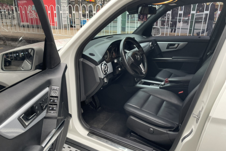 奔驰GLK级 2013款 改款 GLK 300 4MATIC 时尚型中控内饰7002