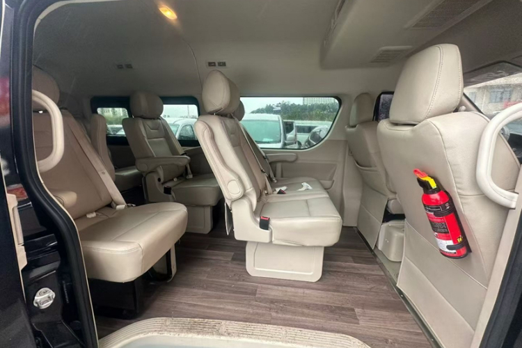 金龙 凯锐浩克 2022款 2.0L途悦舒适9座高顶1TZS中控内饰7003