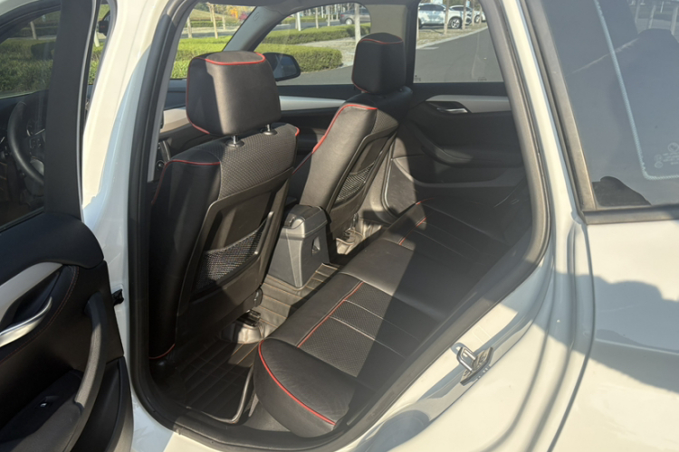 宝马X1 2014款 sDrive18i 时尚型中控内饰7004