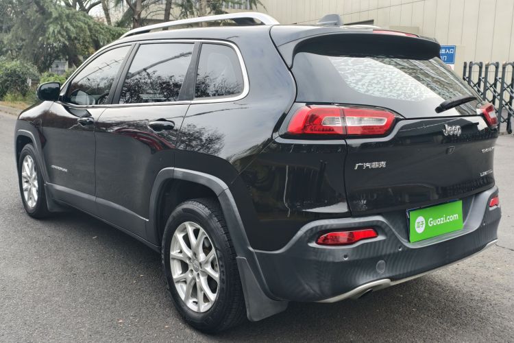 Jeep 自由光 2017款 2.0L 优越版车身外观6004