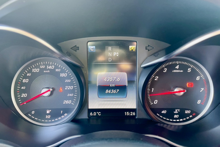 奔驰C级 2016款 C 200 运动版中控内饰15