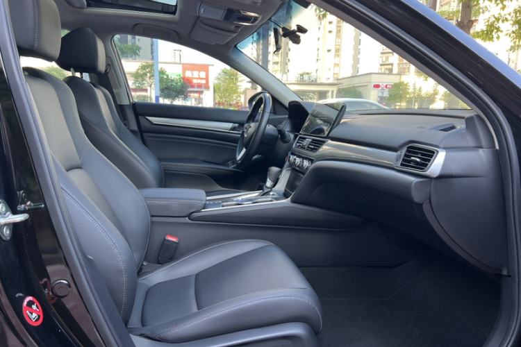 本田 雅阁 2022款 260TURBO 豪华版中控内饰7007