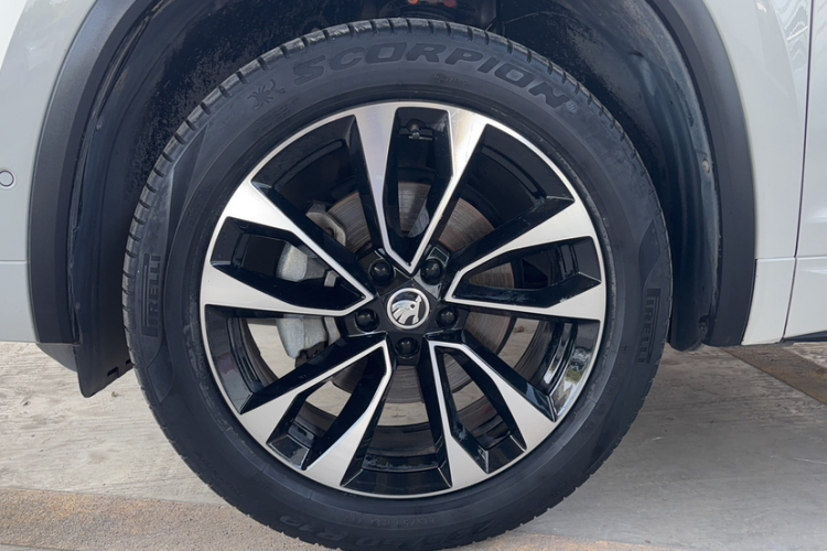 斯柯达 柯迪亚克 2022款 改款 TSI330 7座两驱奢享版车身外观6007