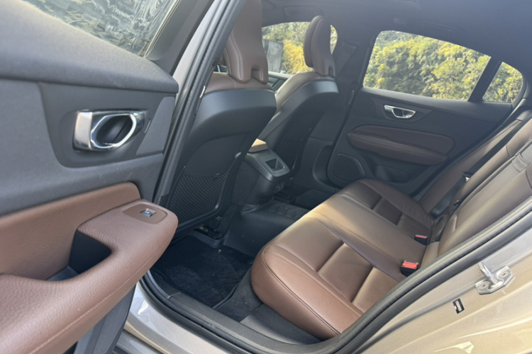 沃尔沃S60 2020款 T4 智逸豪华版中控内饰7013