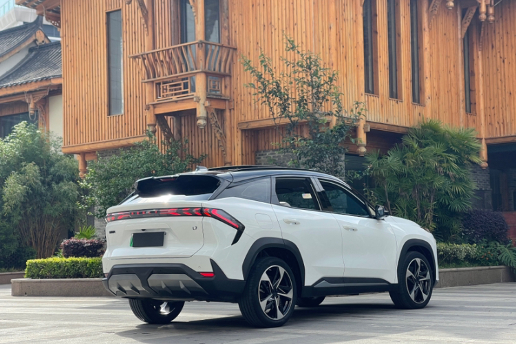 吉利银河 银河L7 2023款 1.5T 115km 星舰车身外观6003