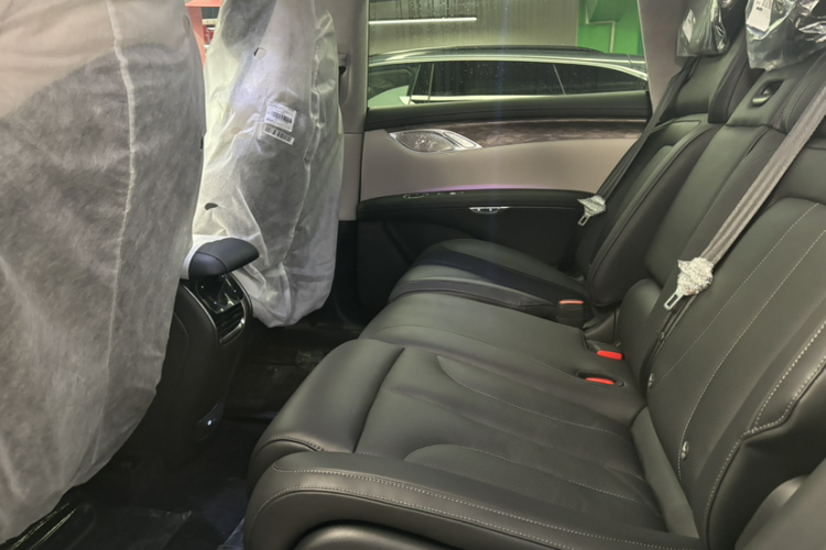 智己汽车 智己LS7 2024款 90kWh Max Elite后驱版中控内饰7003