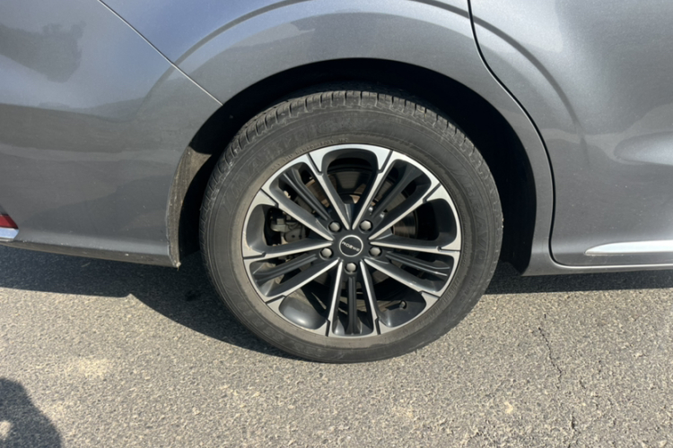 荣威iMAX8 2022款 400TGI 旗舰版车身外观6003