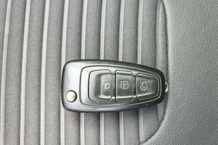 福特 福克斯 2017款 三厢 1.6L 自动风尚型智行版中控内饰7001