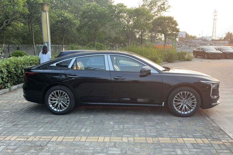 奔腾B70 2025款 龙耀版 1.5T 质享型车身外观6002