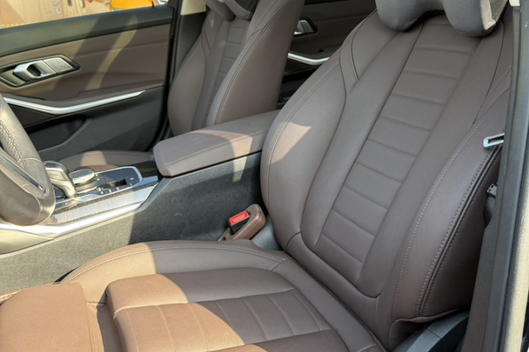 宝马3系 2021款 改款二 325Li M运动套装局部细节19