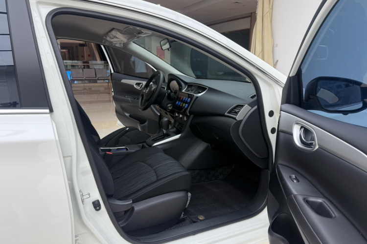 日产 轩逸 2024款 改款 经典 1.6XE CVT舒适版中控内饰7007