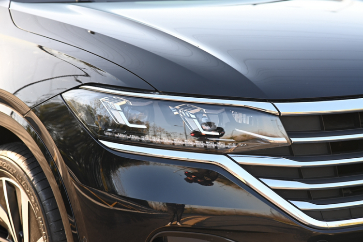 大众 威然 2023款 改款 380TSI 尊驰版车身外观6010