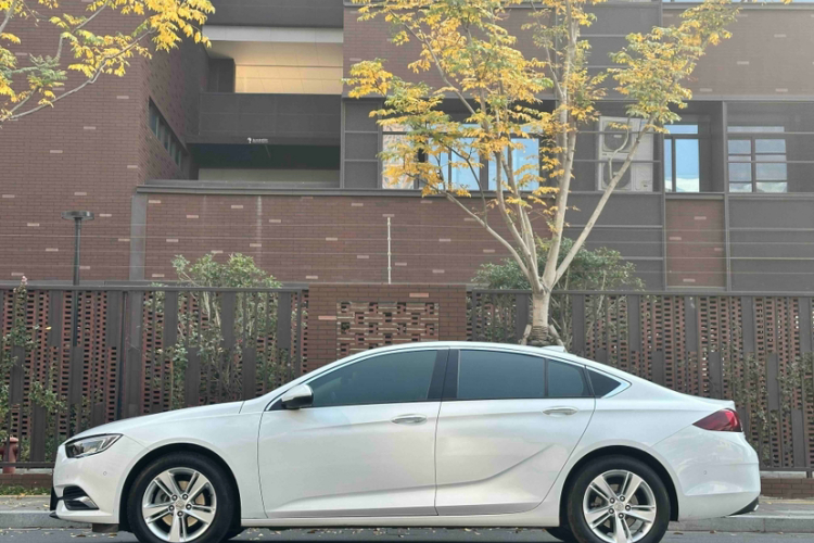 别克 君威 2019款 20T 豪华型 国VI车身外观6002