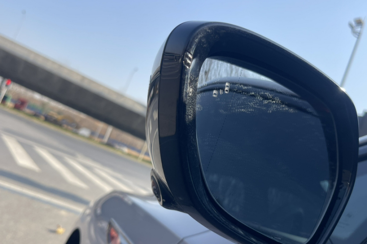 红旗EH7 2025款 640 四驱 智选版局部细节9003