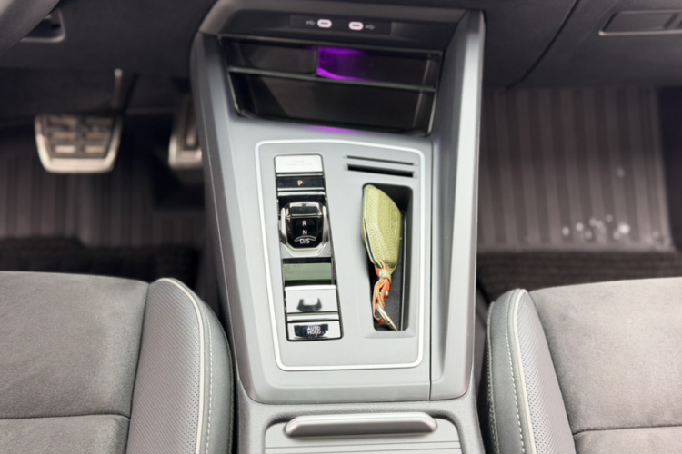 大众 高尔夫 2023款 280TSI DSG R-Line Lite局部细节18