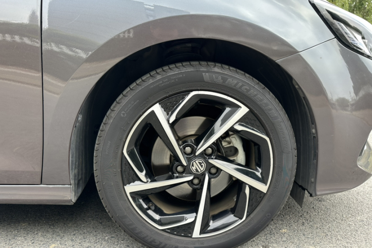 名爵 MG5 2021款 300TGI DCT青奢旗舰版车身外观6009