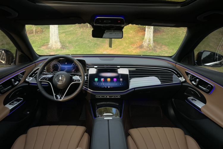 奔驰E级 2024款 E 260 L中控内饰7011