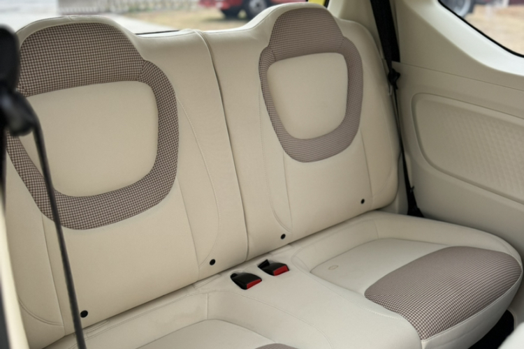 五菱汽车 宏光MINIEV 2024款 第三代 215km 进阶版中控内饰7004