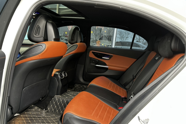 奔驰C级 2022款 改款 C 200 L 运动版中控内饰7003