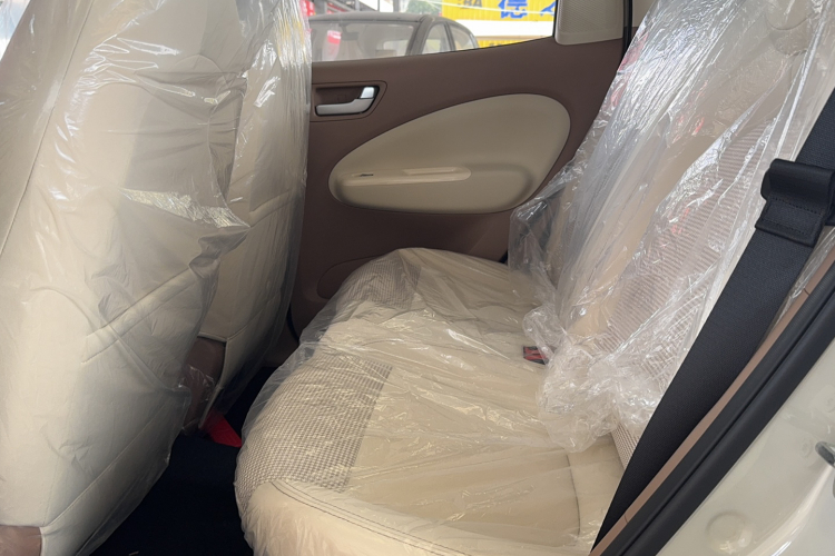 五菱汽车 宏光MINIEV 2025款 四门版 进阶款中控内饰7002