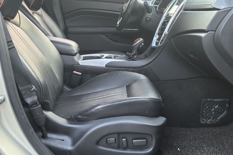 凯迪拉克SRX 2013款 3.6L 旗舰型局部细节41