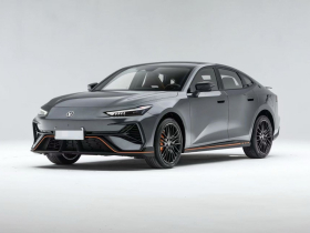 长安UNI-V 2025款 1.5T 500Bar高能版