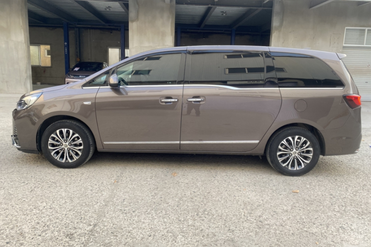 别克GL8 2021款 陆上公务舱 652T 豪华型车身外观6007