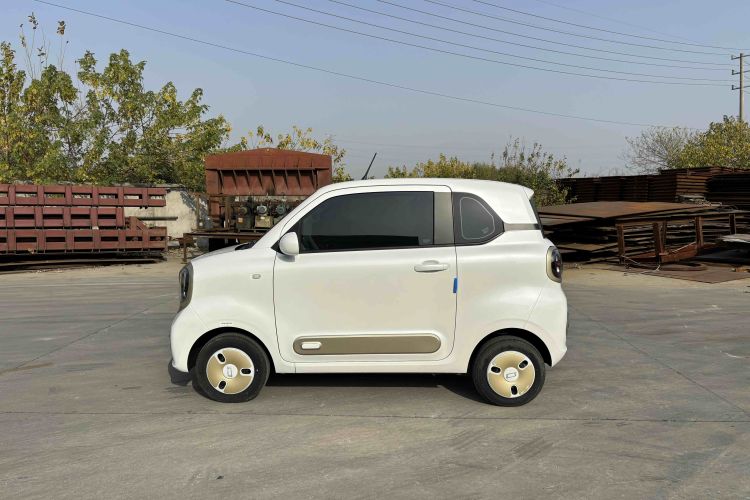 奔腾小马 2025款 222km 灵动马中控内饰7003