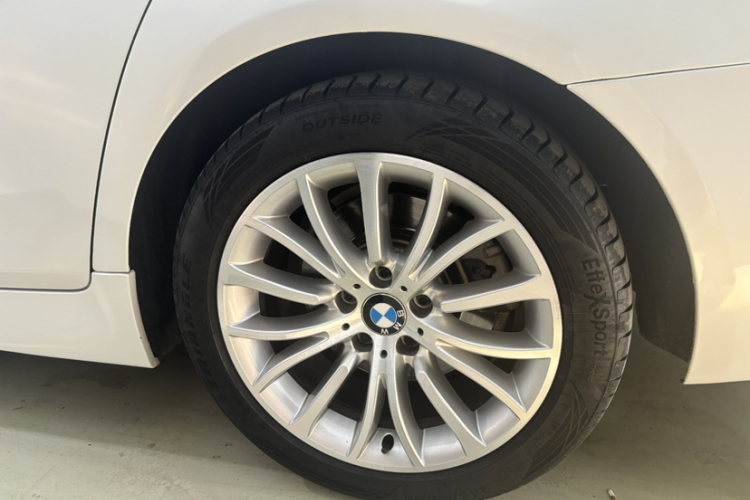 宝马5系 2014款 525Li 豪华设计套装车身外观6008