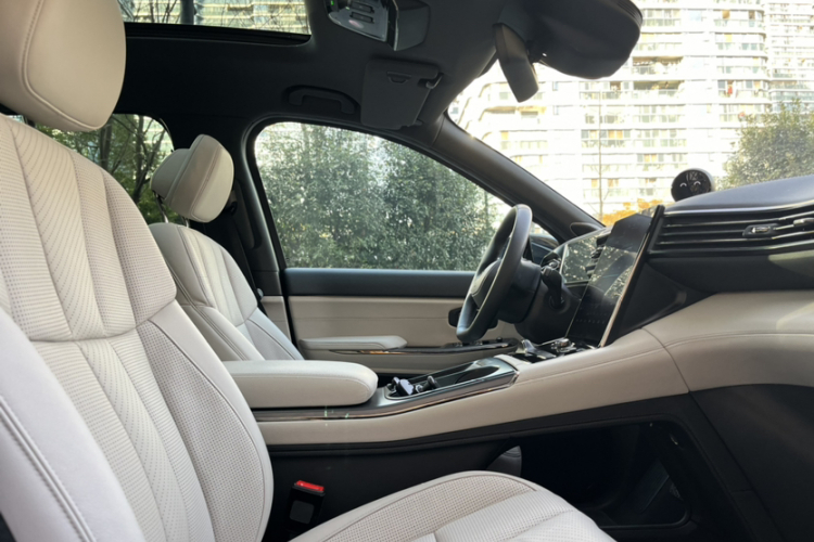 蔚来ES8 2020款 580KM 六座版中控内饰7004