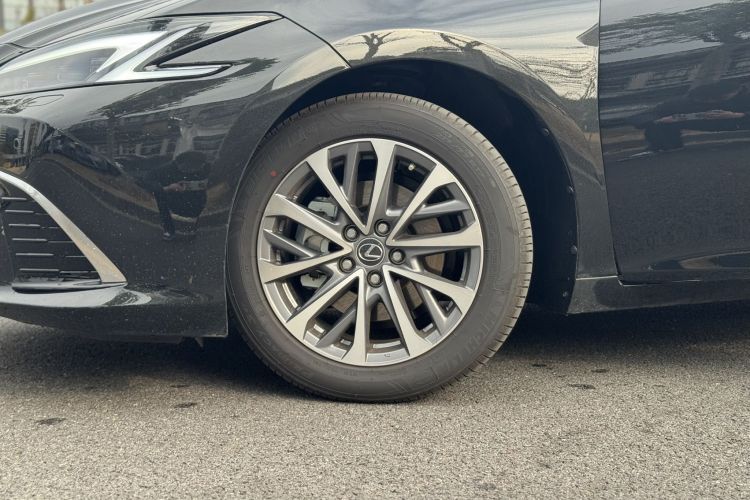 雷克萨斯ES 2025款 300h 臻享版车身外观6007